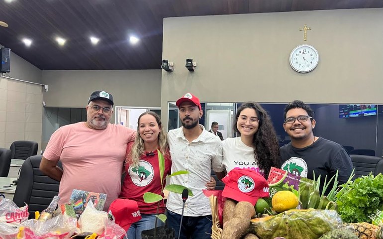 Presidente da Câmara de Maceió proíbe cesta de alimentos produzidos pelo MST