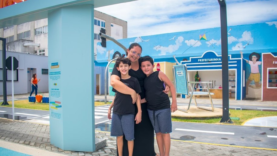 Mães atípicas relatam acolhimento e facilidade no acesso a serviços durante programação da Casa do Autista de Maceió