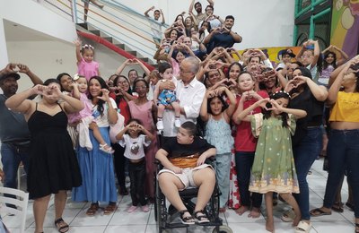 Mães do Programa Coraçãozinho rendem homenagem ao Dr. Wanderley