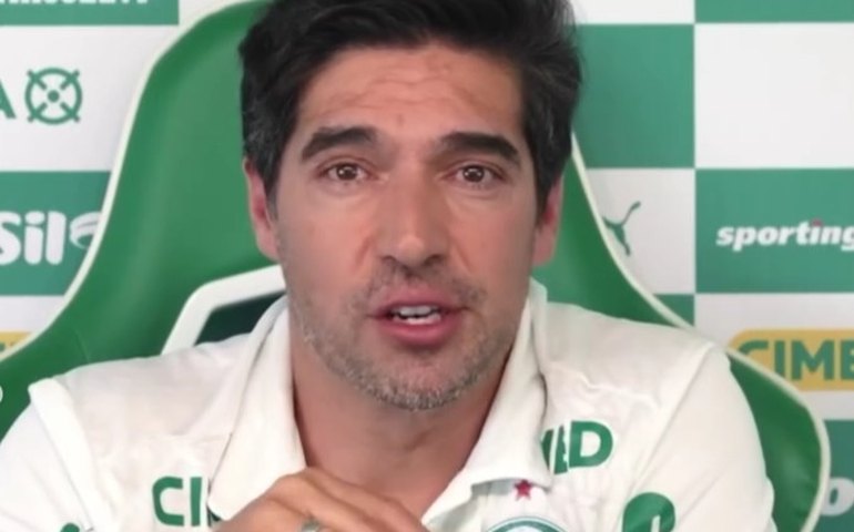 Árbitro detalha expulsão de Abel Ferreira por reclamação com assistente