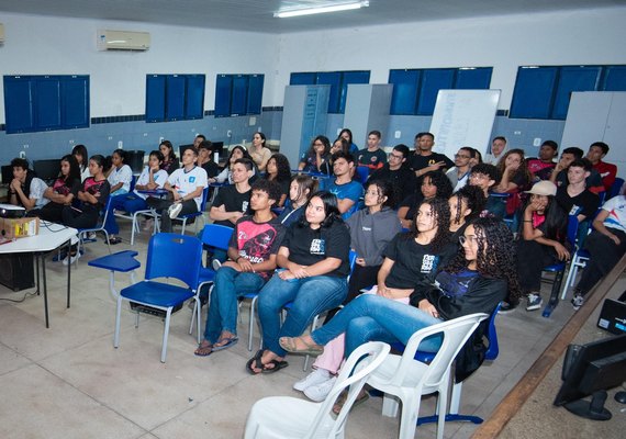 Estudantes da rede estadual intensificam preparação para o Enem com simulado neste sábado (24)