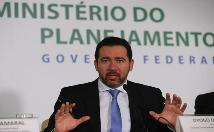 Categorias que fizeram acordo com governo terão reajuste salarial nesta sexta