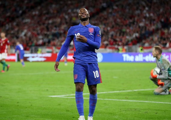 Premiê britânico repudia ofensas racistas “vergonhosas” na Hungria