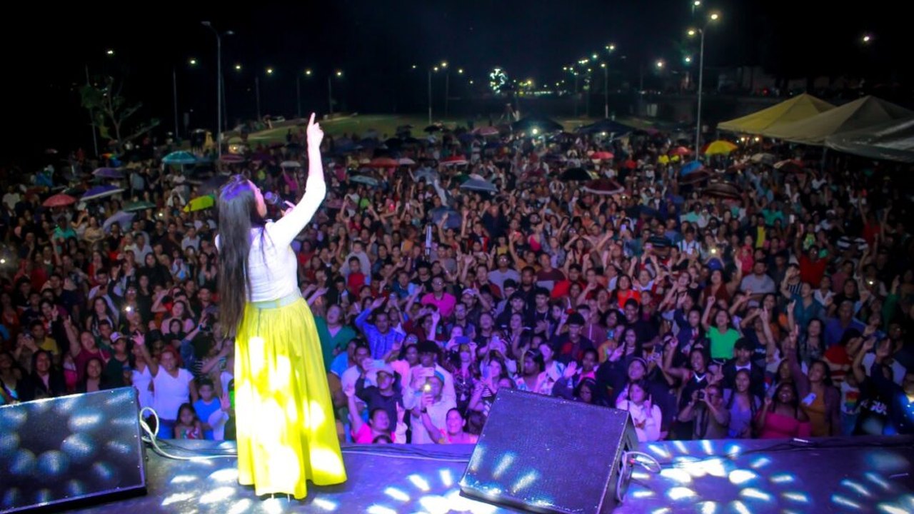 Prefeitura de Penedo e Conselho de Pastores realizam Dia do Evangélico com show da cantora Damares