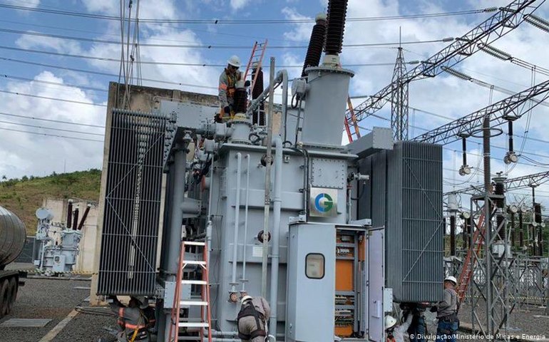 Sem luz, Macapá tem eleição adiada