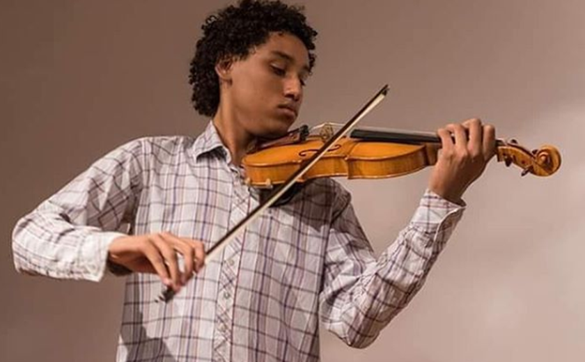 Jovem violinista é aprovado para estudar na Bélgica e faz vaquinha para conseguir viajar