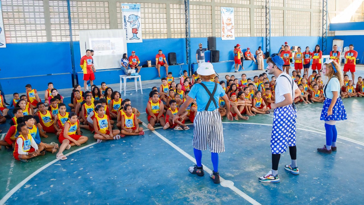 Teatro itinerante e jogos conscientizam mais de 7 mil alunos em escolas durante a Semana Nacional do Trânsito