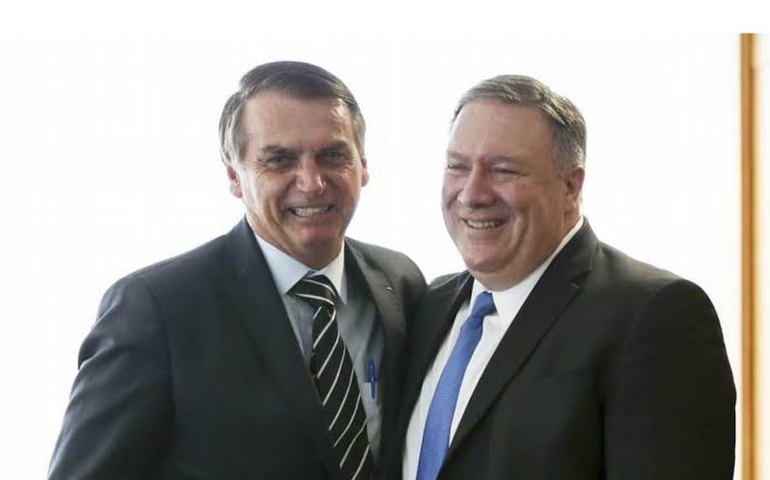 Parlamentares dos EUA criticam presença de Bolsonaro no país e apoiam Lula