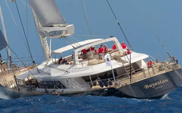 O que pode ter causado o tornado que fez naufragar o superiate Bayesian, do magnata britânico Mike Lynch