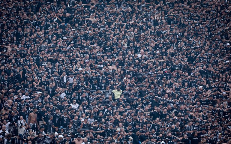 Corinthians volta a decepcionar e fica no empate em casa diante do Atlético-MG