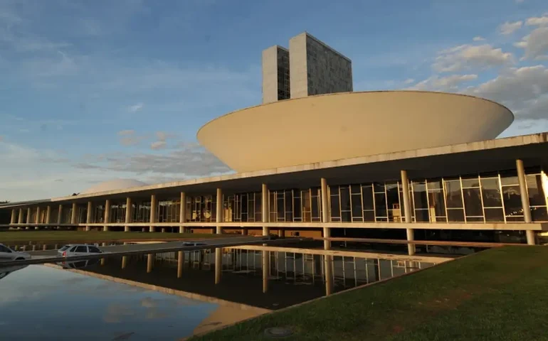 Câmara aprova regulamentação do mercado de carbono, e projeto vai à sanção