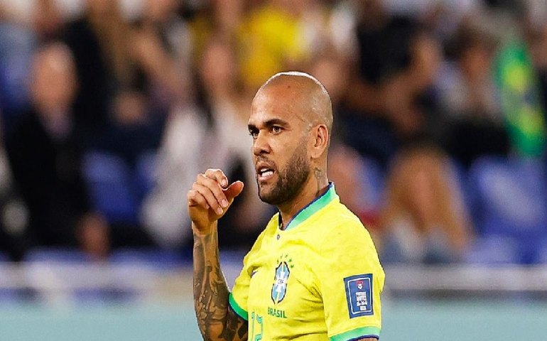 Daniel Alves rebate acusação de assédio sexual: “Basta! Isso está me machucando”