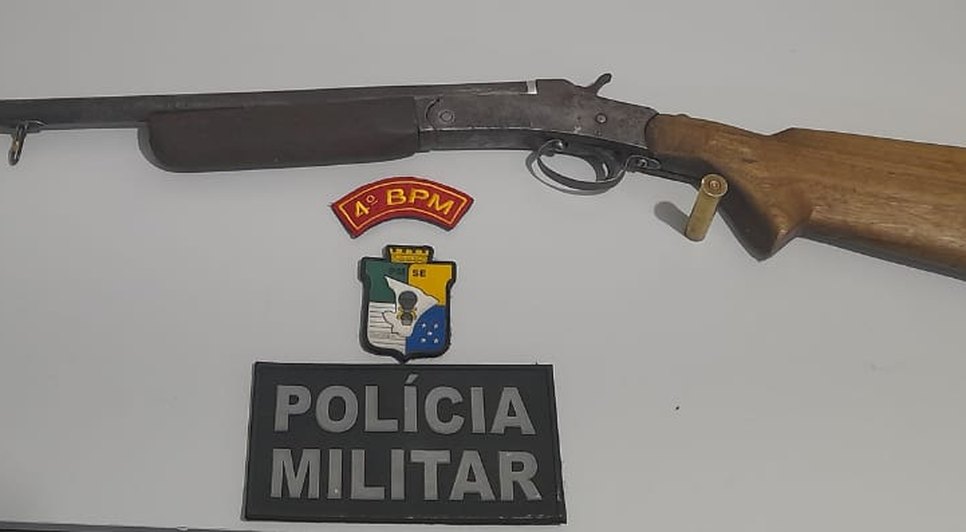 Homem é preso após ameaçar dona de bar com espingarda para comprar fiado em Canindé de São Francisco / Foto: Foto: Polícia Militar/SE