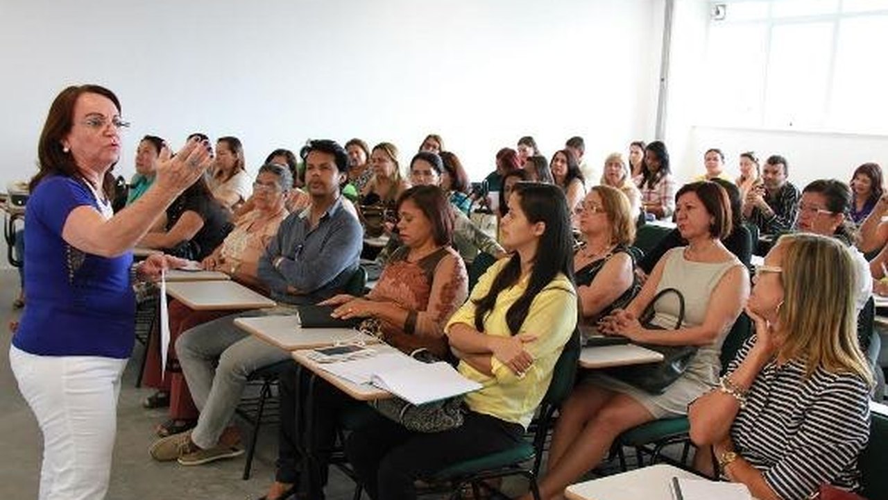 Professores da rede pública são capacitados em matemática e linguagem