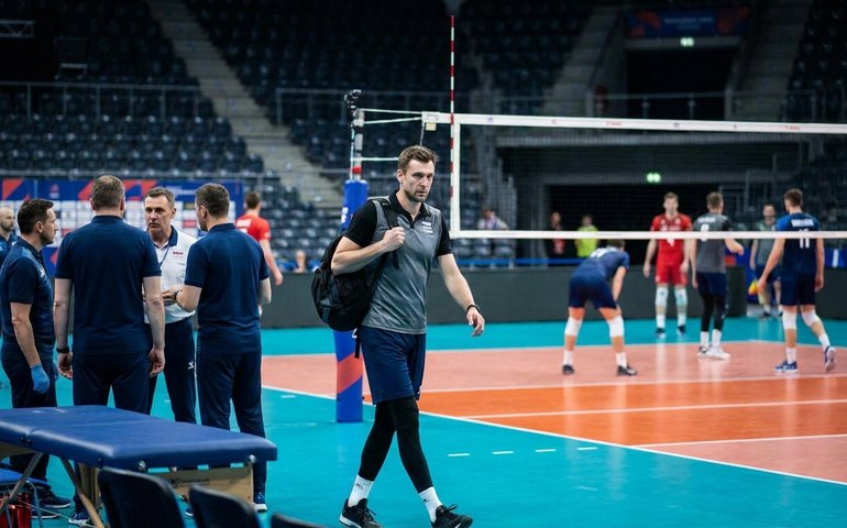 Fisioterapeuta da seleção feminina de vôlei é afastado da VNL após denúncias