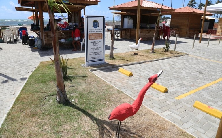 Comerciantes da Barra Nova comemoram Revitalização da nova Orla Lagunar, inaugurada neste domingo (12)