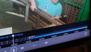 Homem é flagrado furtando banco de madeira em Aracaju; VÍDEO