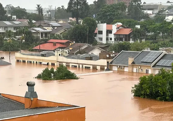 RS chega a 100 mortes em meio a falta de água e comida e temor de novas tempestades