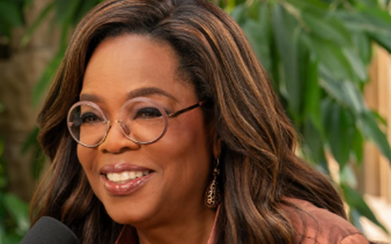 Oprah muda de ideia e abre estrada particular para moradores do Havaí em caso de tsunami