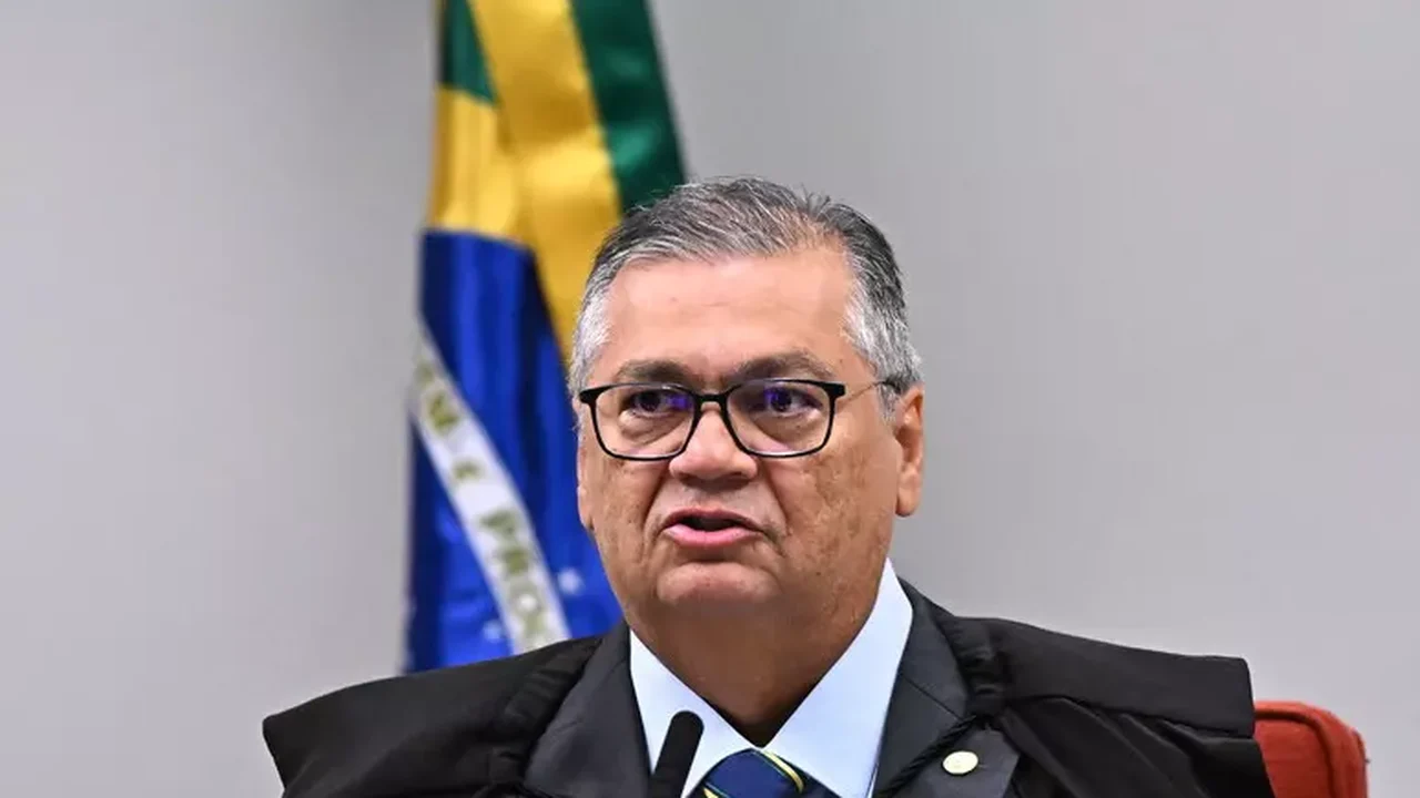 Flávio Dino retira sigilo de inquérito sobre filme 'Dark Horse'