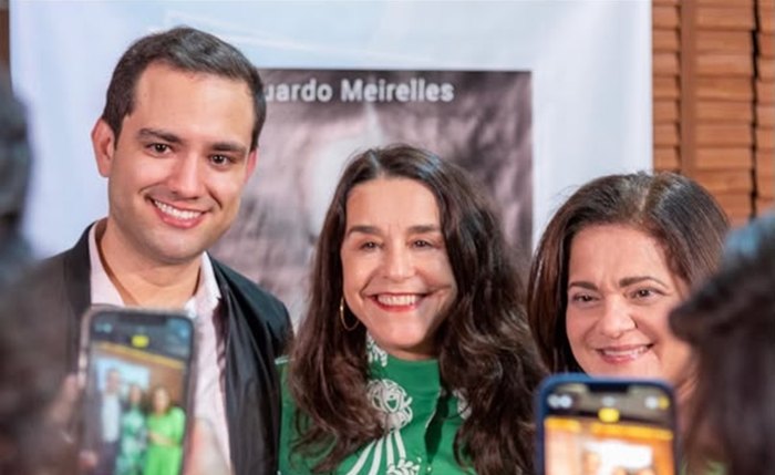 Eduardo Meirelles no lançamento da biografia de Lucélia Santos