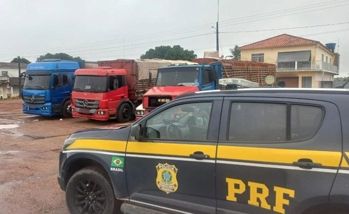 PRF apreende 31 mil tijolos por crime tributário em São Sebastião