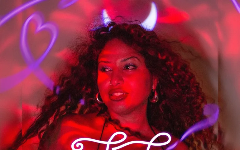 'Cafofo' é o novo single da cantora capixaba Anastácia