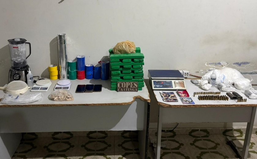 Denúncias levam à apreensão de mais de 27 kg drogas, arma e munições no Agreste de Alagoas