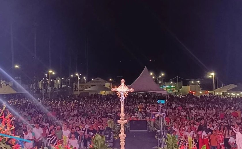 Cenáculo Mariano na Estação Ferroviária reúne multidão em homenagem à Imaculada Conceição