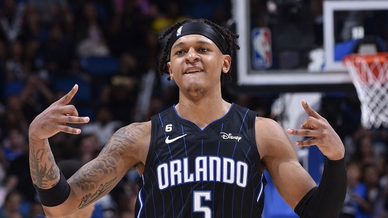 Sabonis e Monk ofuscam Banchero e conduzem Kings em vitória na prorrogação sobre o Magic