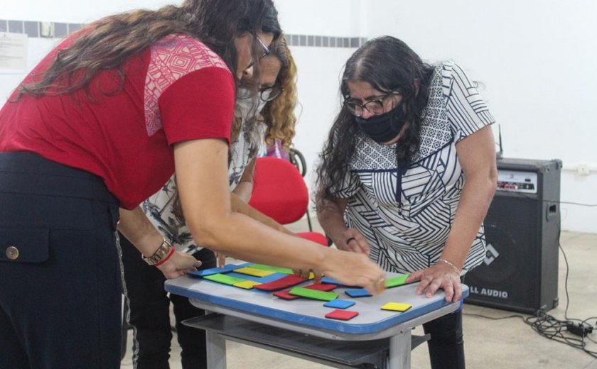 Profissionais de Atendimento Educacional Especializado participam de formação sobre atividade motora adaptada