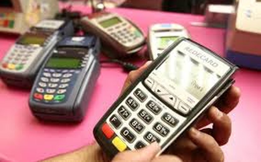 Vendas a prazo no Natal têm redução de 15,84%, segundo SPC Brasil