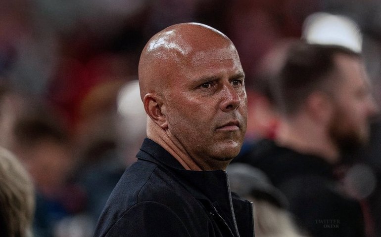 Slot reconhece atuação ruim do Liverpool e aposta em reação em Anfield