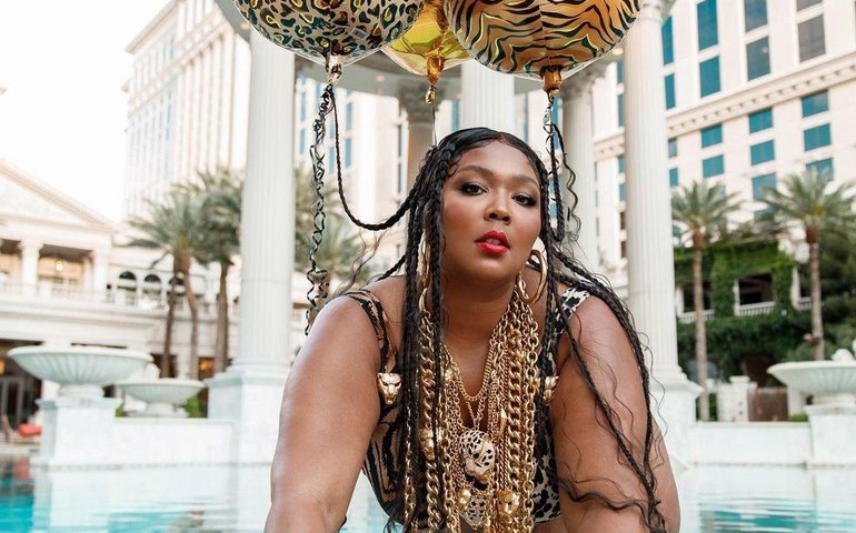 Lizzo faz desabafo sobre ataques nas redes: 'Desisto'