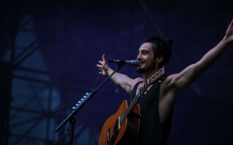Cachê quadruplica e Tiago Iorc fatura R$ 70 mil por show