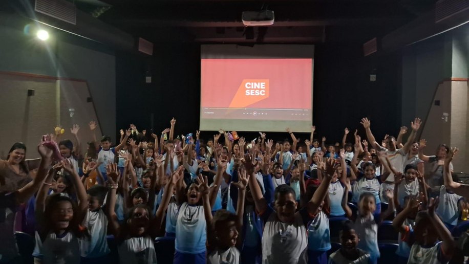 Alunos de escolas municipais participam de atividades culturais