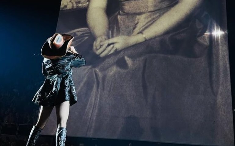 Madonna se diz mais próxima dos filhos e reflete sobre perda da mãe