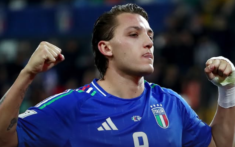 Retegui tem noite inspirada e dá sobrevida à Itália rumo à Copa; Merino dita goleada da Espanha