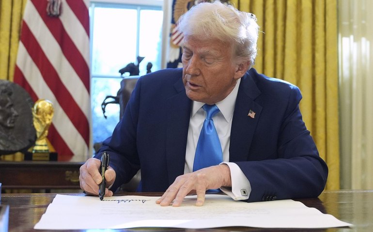 Brasil entra na mira dos EUA: Trump começa investigação tarifária sobre importações de madeira