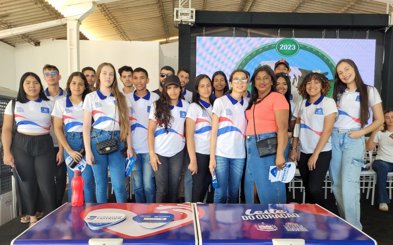 Programa Leite do Coração melhora alimentação de estudantes e traz novas fontes de renda para produtores