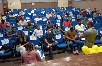SMTT constrói com taxistas alterações para categoria especial