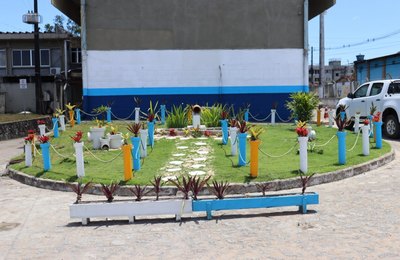 Complexo Pratagy ganha duas pracinhas com fonte e gazebo