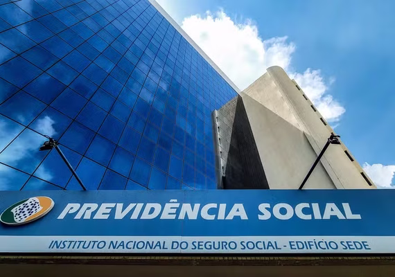 Mais de 1 milhão de aposentados devem começar a receber ressarcimento por descontos indevidos