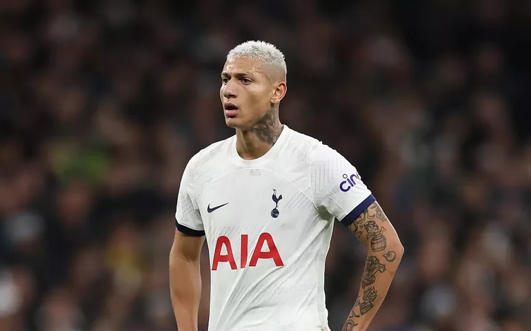 Richarlison nega insatisfação no Tottenham e diz que abriu mão de férias: 'Voltar bem e pronto'