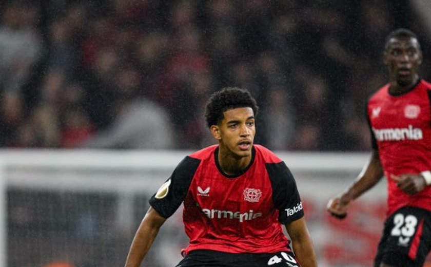 Leverkusen abusa dos gols perdidos, carimba trave duas vezes e é vaiado em empate com Stuttgart