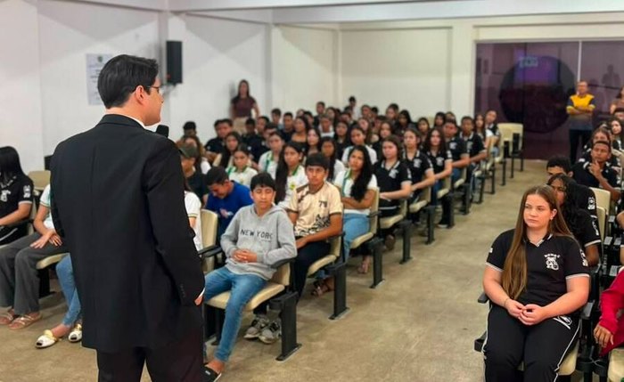 Juiz Matheus de Miranda. que atua em Taquarana, palestrou para estudantes de Coité do Nóia