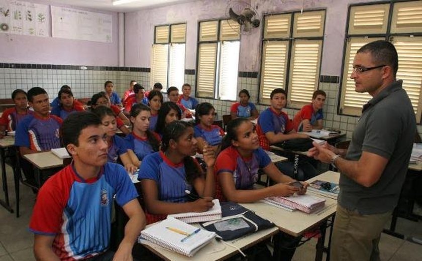 Educação convoca 244 monitores para a rede estadual