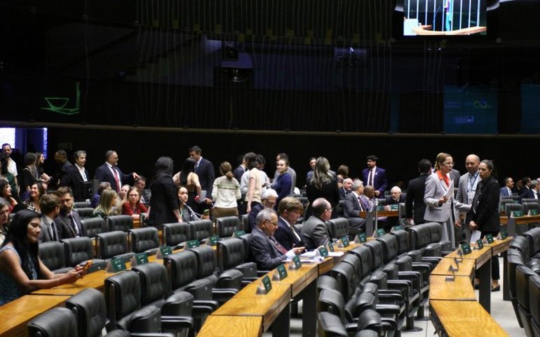 Senado avança com projeto que amplia punições para fraudes financeiras em meio ao caso Master