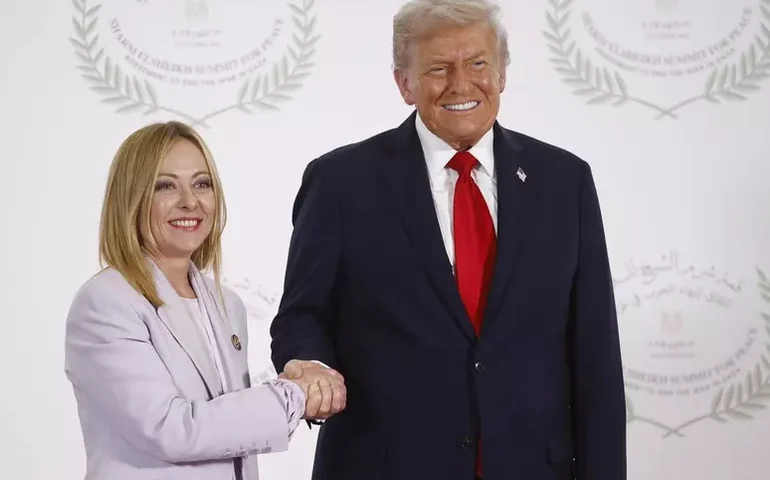 Meloni nega 'subserviência' a Trump e diz não concordar com guerra no Irã
