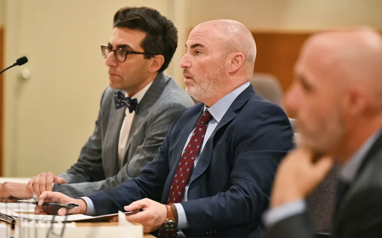 Britney Spears se declara culpada de uma acusação menor de 'direção imprudente sob efeito de álcool' em caso de DUI (direção sob efeito de álcool), evitando assim pena de prisão adicional.